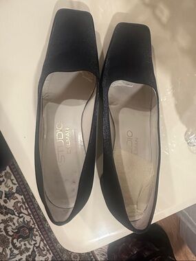 Studio Delman vintage navy Pumps